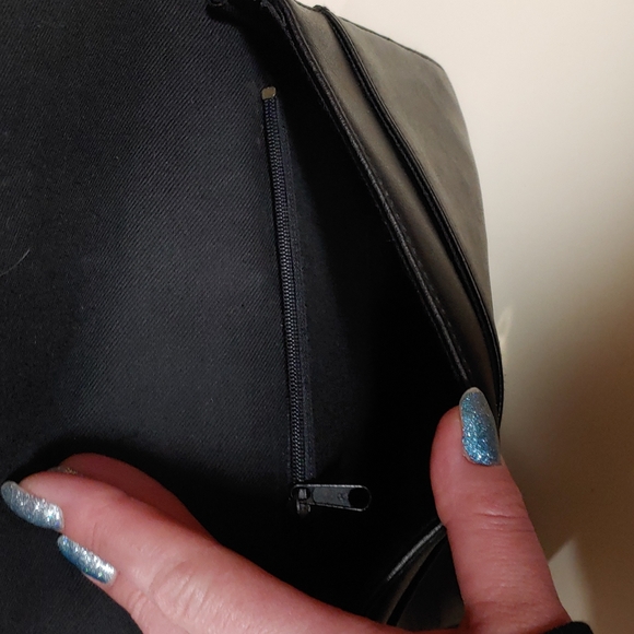 Vittoria Genuine Leather Crossbody Bag - Picture 15 of 17